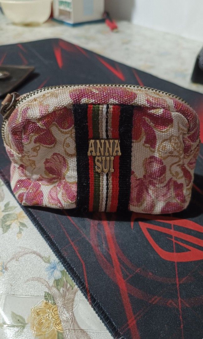 Anna Sui pouch (Category: Purses & Pouches) located in Pasay City. Submitted by khim1202ma07307 (Listing ID 1463325573, Image 1). Description: .