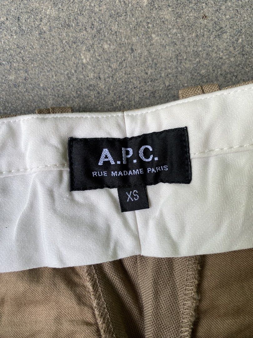 A.P.C Trouser Pants (Category: Trousers) located in Davao. Submitted by vanthriftfinds5 (Listing ID 1463231554, Image 3). Description: •Size: 28 on waist •Length: 38 •Hem: 6.5 No issue Excellent condition Color rate: 9.9/10 DM TO PURCHASE.📩 🏙️ Location: Davao City 8000 📌Shipping Nationwide. Payment First Basis. No COD. Can provide ids and vouch for your safety. Mode of payment: Gcash Delivery Courier: JNT EXPRESS,LBC 📌Likes, reacts, comments,