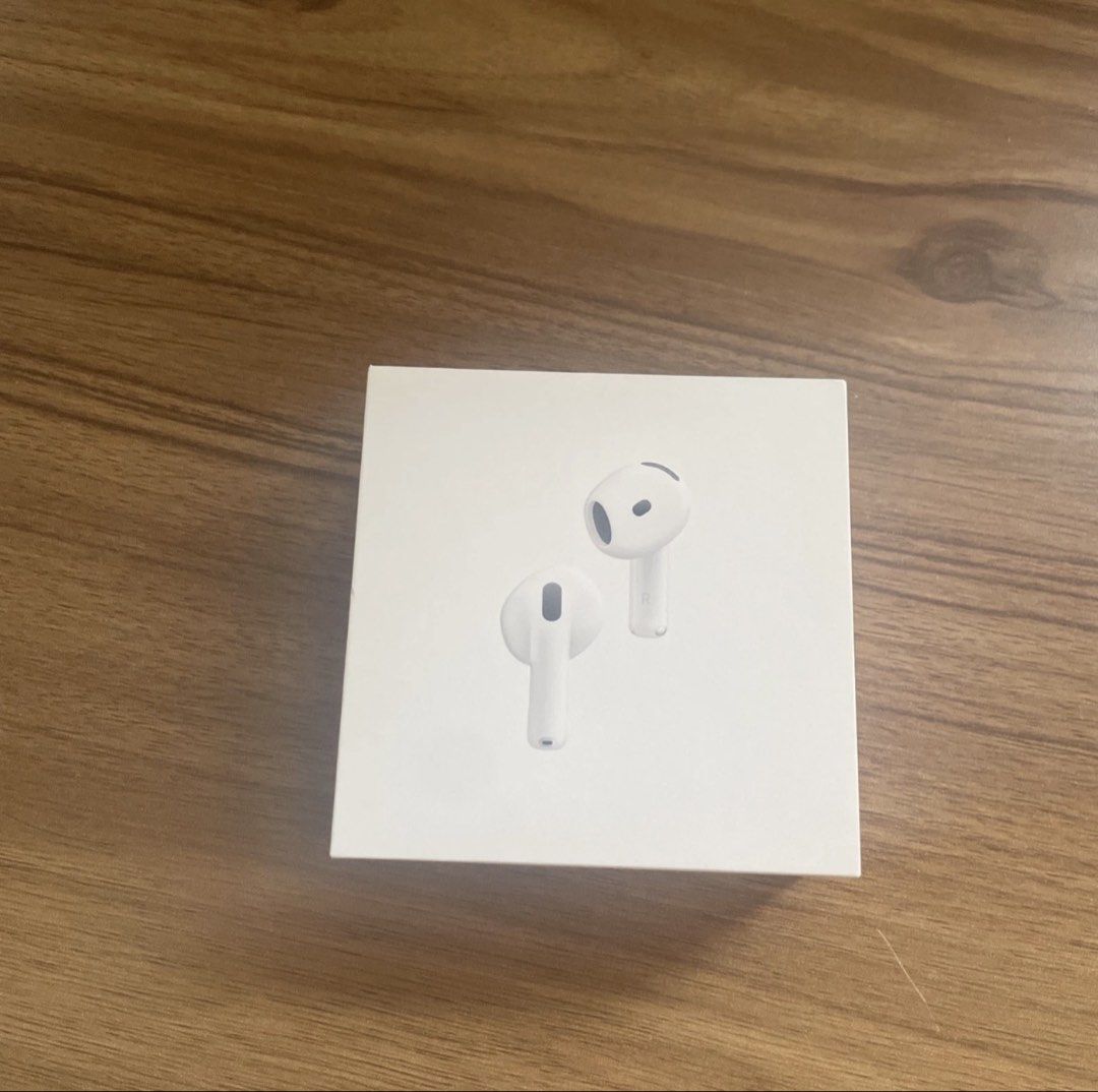Apple AirPods 4 （分類：耳機）位於 Hong Kong。 由 supersam03 提交（商品編號 1463122318，圖片 1）。簡介： Apple AirPods 4 for sale (NO ANC) the case and AirPods are as good as new. Used only a few times are my spare earphones. Spigen drop protection case is included as well as box and all original accessories 。