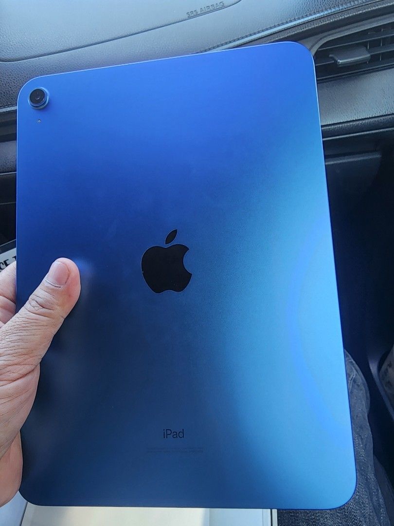 Apple iPad 10th Gen Blue (Category: iPad) located in Manila. Submitted by abdulfatak37758 (Listing ID 1463199436, Image 1). Description: - Blue iPad 10th Generation - Comes with original box - Fully functional, ready for a new owner.