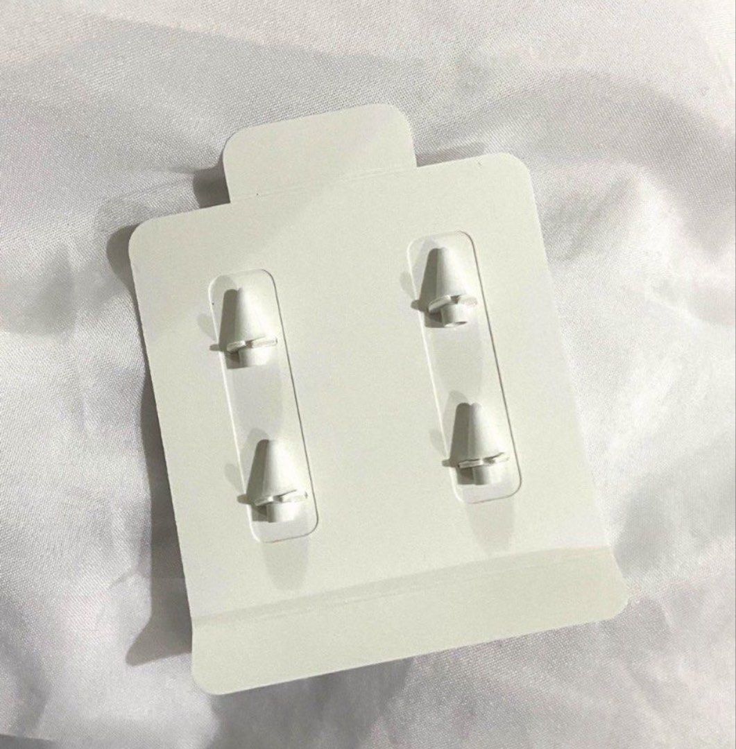 Apple Pencil Tips/Nibs (Category: Other Accessories) located in Taguig. Submitted by hgraced (Listing ID 1463132050, Image 1). Description: Brand new, ideal as spare or replacement tips for all versions of Apple Pen. Apple Pencil Tips / Nibs Php 350 each Bought from Beyond the Box on the orange app. Can only be bought in a set of 4, but I only needed 1..
