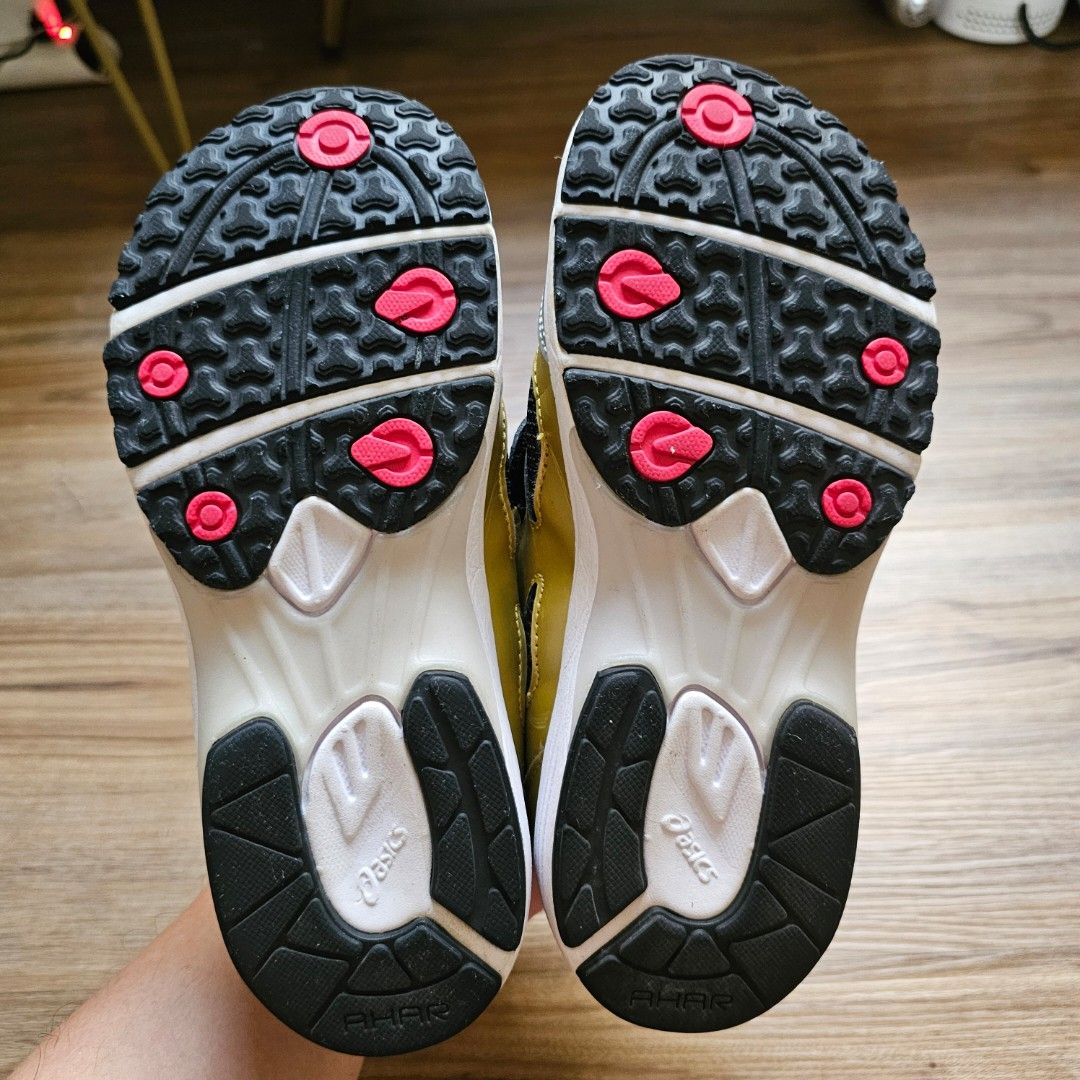 ASICS SUKU2 Kids' TopSpeed Mini 👟⚡ (Category: Babies & Kids Fashion) located in Paranaque City. Submitted by saveurdelalumiere (Listing ID 1463136040, Image 3). Description: A lightweight, high-performance kids' sneaker designed specifically for active children. Features double velcro straps for an easy, secure fit and optimal foot support during running and playtime. ​Line: SUKU2 (SukuSuku) ​Model: TopSpeed Mini (Art No. 1144A020) ​Colorway: Go
