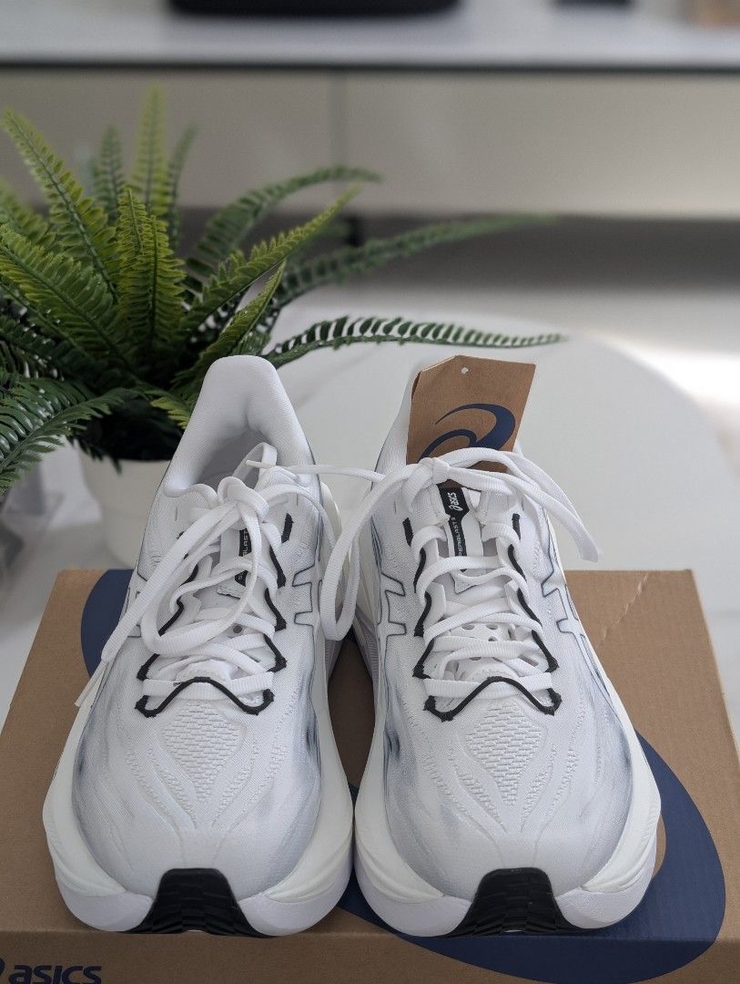 Asics Superblast 3 White/Black Size 5.5 US (Category: Sneakers) located in Quezon City. Submitted by timeandscents (Listing ID 1463127406, Image 3). Description: Asics Superblast 3 White/Black Size 5.5 US Price: 8,500 only (BELOW market price) ▪️Size: 5.5 US, 38 EUR, 24.0 CM ▪️Condition: 9.8/10 (used 1x, 3km walking) ▪️Inclusion: With Asics box ▪️Purchased from Asics Hong Kong RFS - Wrong size Location: Quezon City.