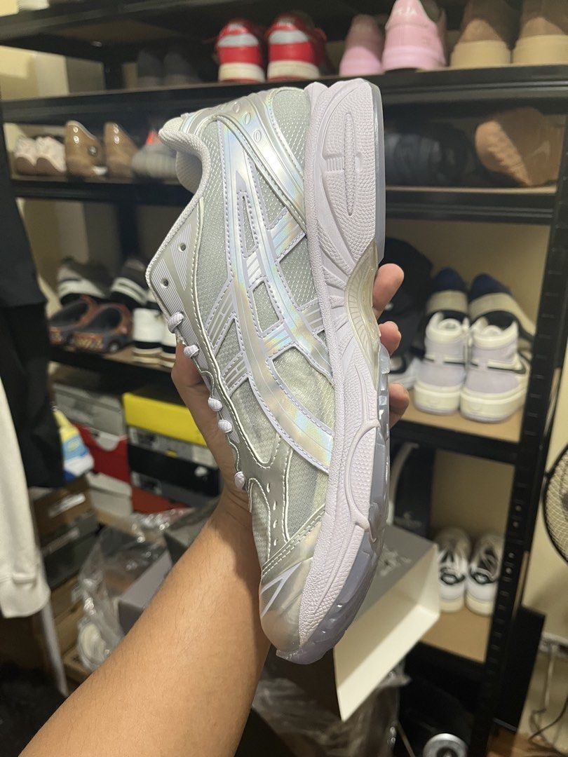 Asics x Kith x Marvel Gel-Kayano 14 “Silver Surfer” (Category: Sneakers) located in Mandaluyong City. Submitted by pepitomanaloto_777 (Listing ID 1463206358, Image 3). Description: WTS! (ptpa) Asics x Kith Gel-Kayano 14 Marvel “Silver Surfer” Brand new (fitted only) Size: 11 Price: 18,000 Location Mandaluyong 📍 MOD: Grab/Lalamove/JNT 🚚 MOP: Gcash/Bdo Transfer 💳 No return/Exchange/Refund ❌ No COD/COP Transaction ❌ Need 50% DP for reservation (N