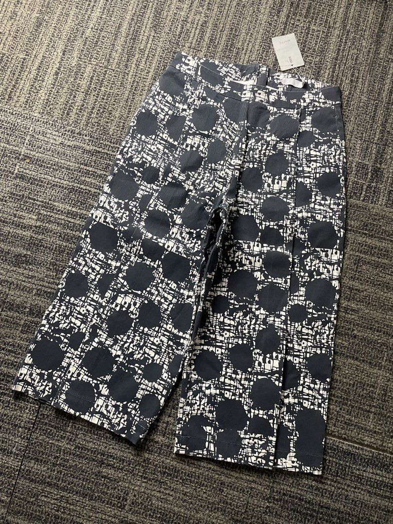 ASOS WHITE Denim Culottes in Scribble Spot Print (Category: Other Bottoms) located in Taguig. Submitted by highlows (Listing ID 1463134627, Image 2). Description: size uk 12/eu 40/us 8 waistline 32 length 33 hem 13 no flaw brand new condition! with hangtag 10/10.