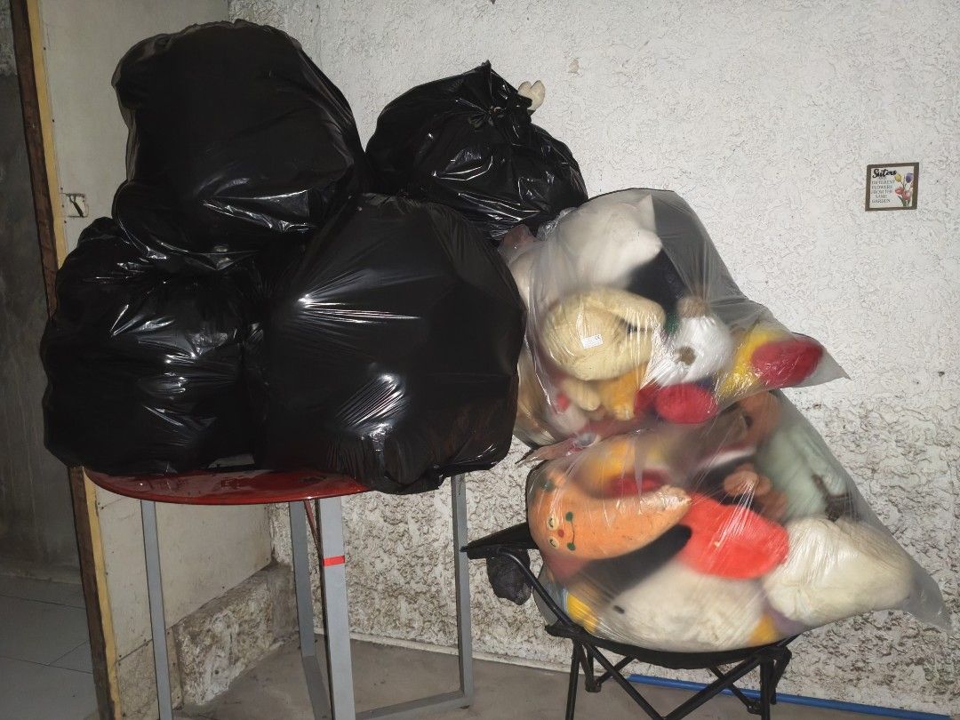Assorted Plush Toys Bundle - Homer Simpson, Hello Kitty, MLP (Category: Plushies & Soft Toys) located in Taguig. Submitted by akosimilo2026 (Listing ID 1463286832, Image 2). Description: - Huge bundle of assorted plush toys - Features popular characters like Homer Simpson, Kitty, and My Little Pony - Includes various teddy bears and other fun characters - 8 XL GARBAGE BAG FULL OF ASSORTED STUFFED TOYS! - Ideal for collectors or as gifts for child