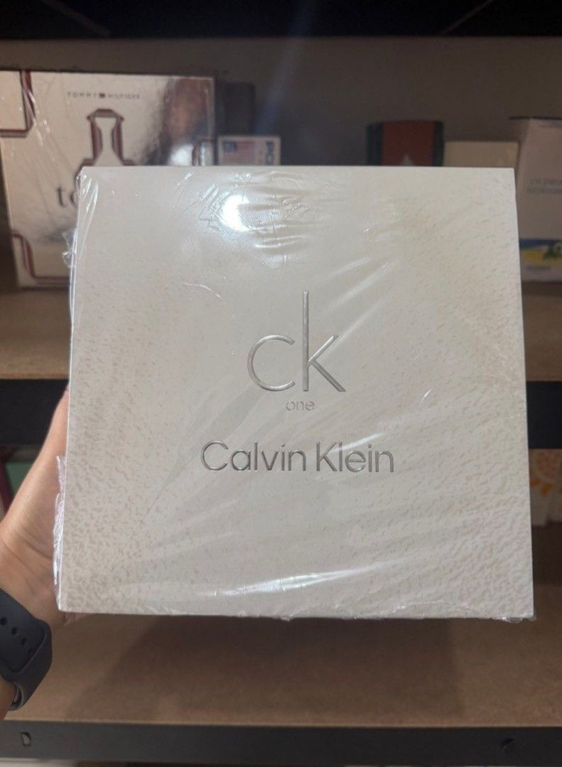 Authentic CK Set (Category: Fragrance & Deodorants) located in Manila. Submitted by gatrading (Listing ID 1463172499, Image 1). Description: .
