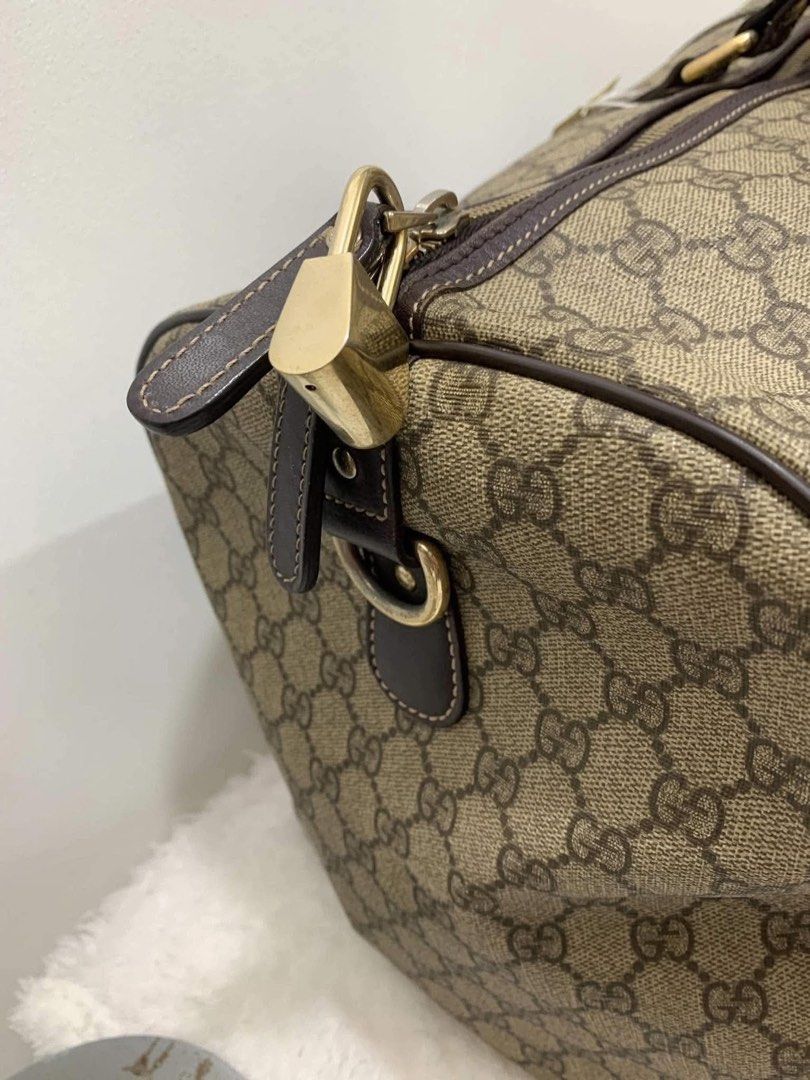Authentic Gucci (Category: Luxury Bags & Wallets) located in Manila. Submitted by chloe_luxuries (Listing ID 1463126773, Image 2). Description: Guaranteed Original Gucci Bando.50cm Still in good condition with minor sign of used Comes with padlock and key Pm for more details .