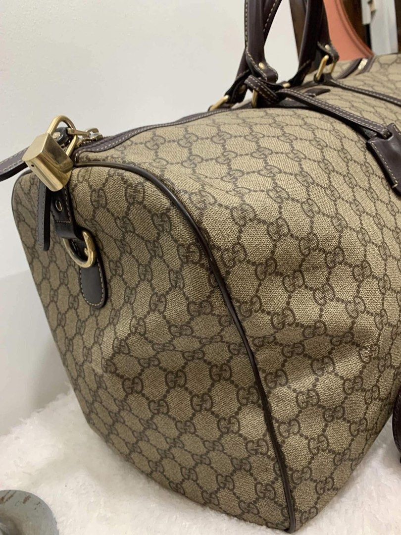 Authentic Gucci (Category: Luxury Bags & Wallets) located in Manila. Submitted by chloe_luxuries (Listing ID 1463126773, Image 3). Description: Guaranteed Original Gucci Bando.50cm Still in good condition with minor sign of used Comes with padlock and key Pm for more details .