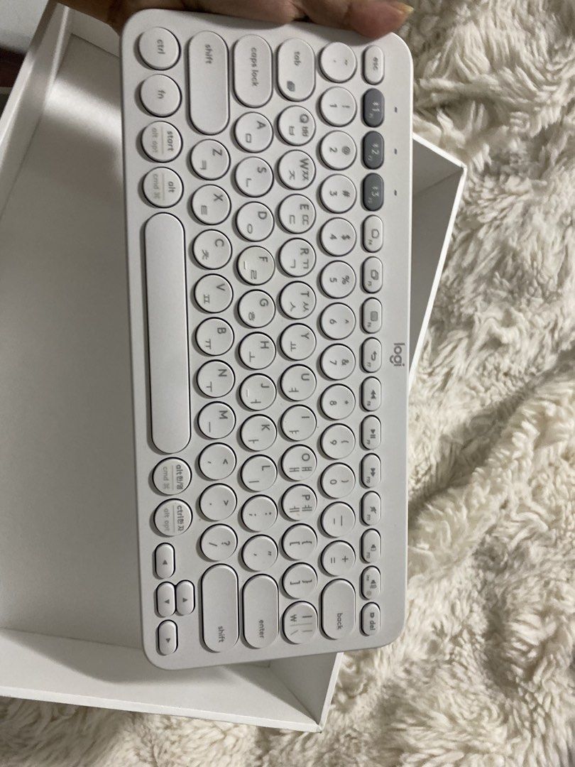 Authentic Logi Keyboard (Category: Computer Keyboard) located in Bacoor. Submitted by brandedluxuryshop (Listing ID 1463129748, Image 1). Description: .