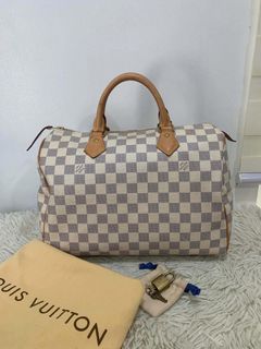 (Category: ) located in . Submitted by chloe_luxuries (Listing ID 1463302219, Image 1). Description: .