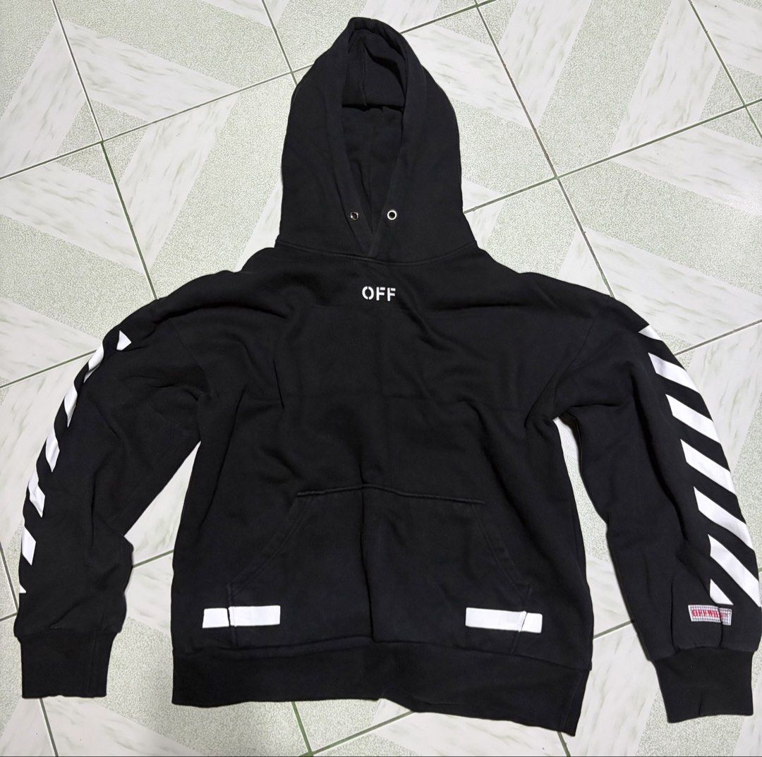 Authentic Off white Pull over (Category: Activewear) located in San Isidro. Submitted by epictiger_e56216 (Listing ID 1463262968, Image 1). Description: Like new condition No crack print 10/10 color rate 📍Magalang pampanga.