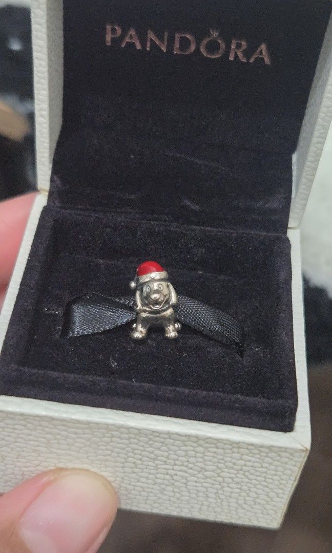 Authentic Pandora Charm (Category: Charms) located in Agoncillo. Submitted by ariannacvii (Listing ID 1463193203, Image 2). Description: ✨ Pandora 925 Sterling Silver Charm ✨ Selling this Pandora charm as part of my jewelry decluttering. ✨ Brand: Pandora ✨ Material: 925 Sterling Silver ✨ Hallmark: 925 ✨ Condition: Pre-owned ✨ Color: Silver 💰 Price: ₱1000 🚚 Shipping fee is NOT included and will be paid by the buyer. 📦 The charm is made of 925 s