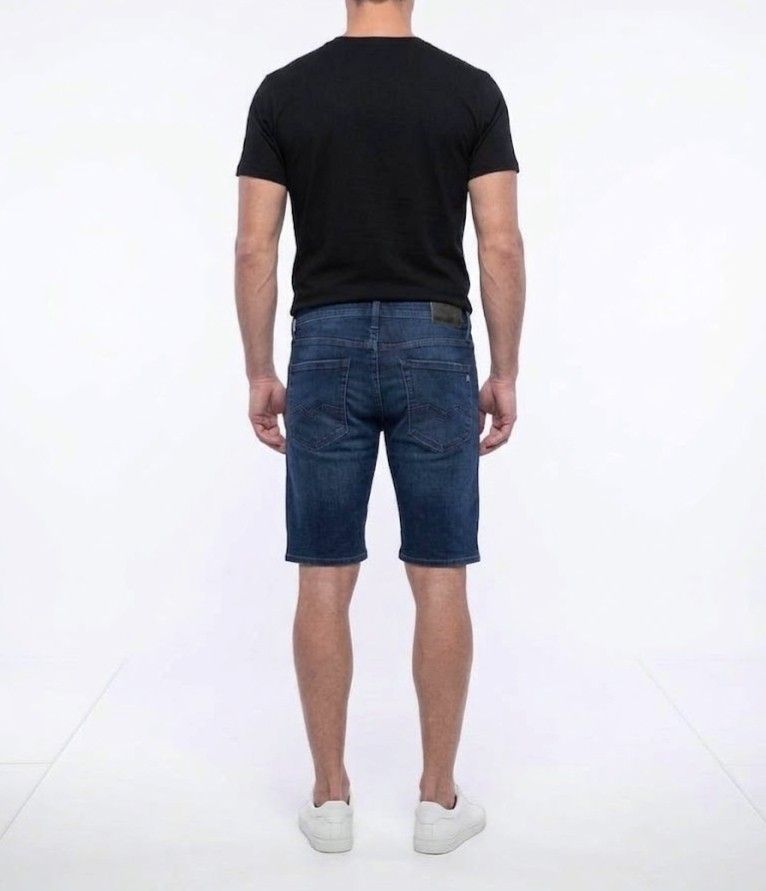 AUTHENTIC REPLAY WAITOMB STRETCHABLE DENIM SHORT (Category: Luxury Apparel) located in Cebu City. Submitted by kramarklegitseller_2022 (Listing ID 1463178346, Image 3). Description: REPLAY WAITOM DENIM SHORT ‼️ STRETCHABLE FABRIC ‼️ SIZE "31-"33 LENGTH "22 AS NEW CONDITION 10/10 COLORATE NO ISSUES NEED WASH 1,200 + SF CEBU LOCATION 📍 CAN SHIP NATIONWIDE 🚢🛫.