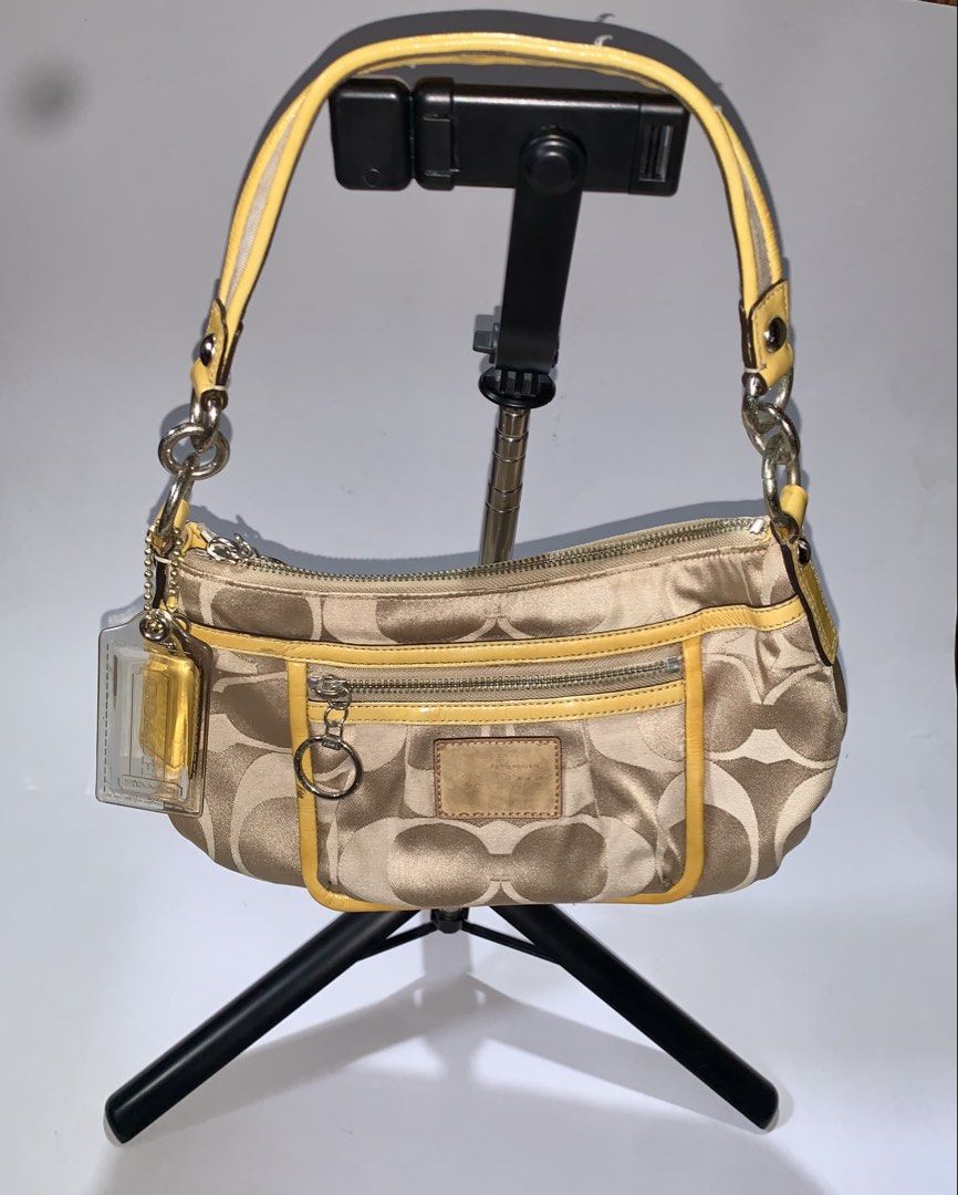 Authentic Vintage coach bags (Category: Shoulder Bags) located in Manila. Submitted by flair_thrift (Listing ID 1463266577, Image 1). Description: For sale vintage coach bags No rubs Authentic .