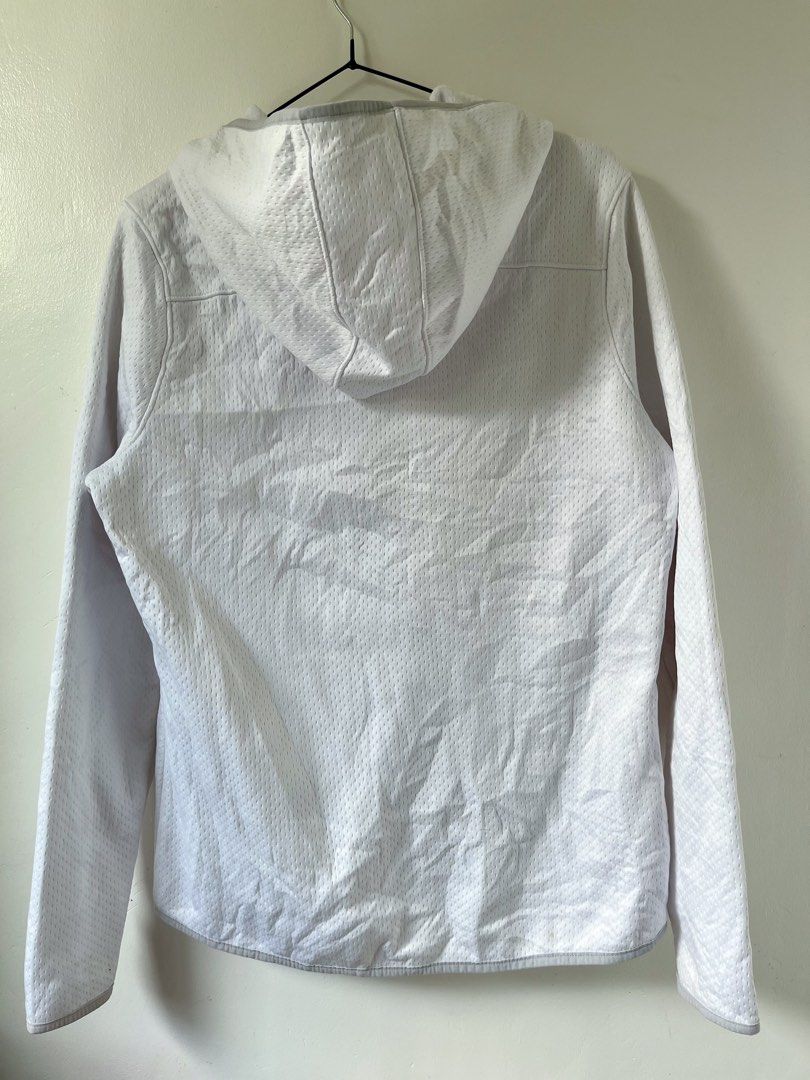 Avia White Textured Zip-Up Hoodie (Category: Hoodies) located in Santa Rosa. Submitted by thrifty_bev (Listing ID 1463225231, Image 2). Description: - White Avia hoodie - Textured pattern - Full zip-up front with hood - Two convenient front pockets - Ideal for workouts or casual wear - Comfortable and breathable material - Easy to layer.