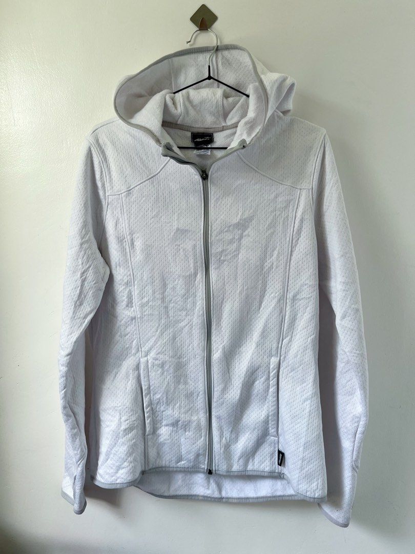 Avia White Textured Zip-Up Hoodie (Category: Hoodies) located in Santa Rosa. Submitted by thrifty_bev (Listing ID 1463225231, Image 1). Description: - White Avia hoodie - Textured pattern - Full zip-up front with hood - Two convenient front pockets - Ideal for workouts or casual wear - Comfortable and breathable material - Easy to layer.