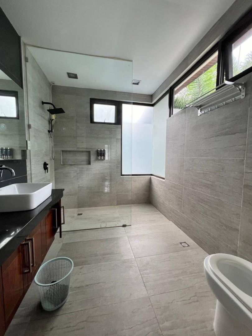 Ayala Alabang For Rent (Category: House & Lot) located in Manila. Submitted by jeromeasuncion (Listing ID 1463242252, Image 3). Description: FOR RENT – Contemporary and Fully Furnished Home in Ayala Alabang Village • Lot Area: 500 sqm • Floor Area: 464 sqm • 4 Bedrooms • 4 Bathrooms • Den/Study • 1 Powder Room • Double Garage with Automatic Doors • Near Marketplace, Starbucks, and St. James Church • Rent: P180,000/month For serious tenants only. 