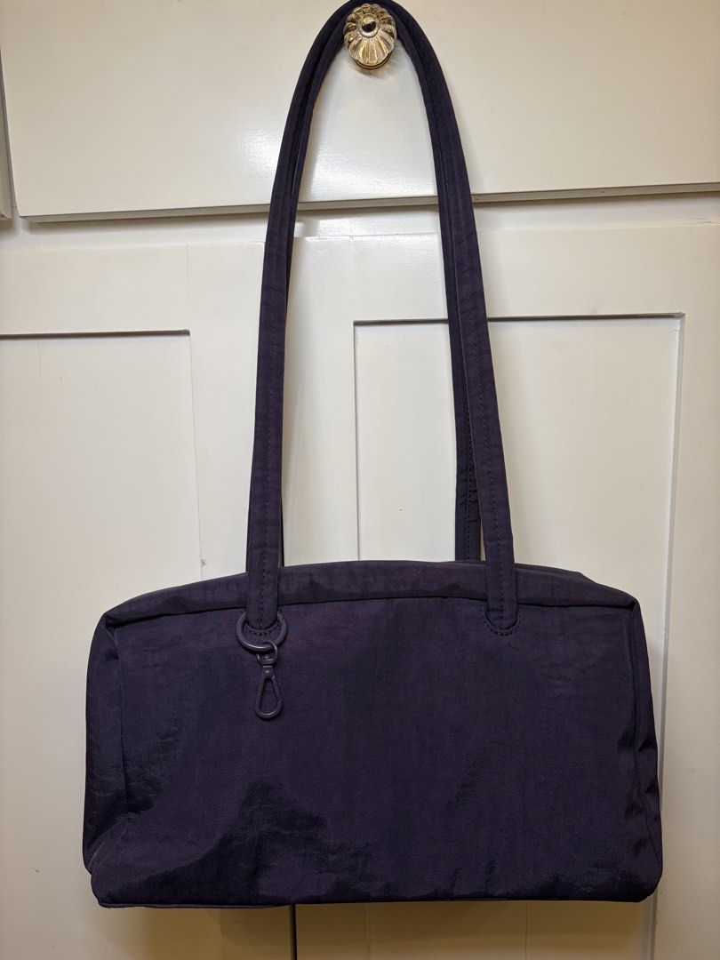 BAGGU Bowler bag in Fig (Category: Shoulder Bags) located in Manila. Submitted by niks.fits (Listing ID 1463240750, Image 1). Description: Bought from Certified Calm Used once!! RFS: impulse purchase hehehe.
