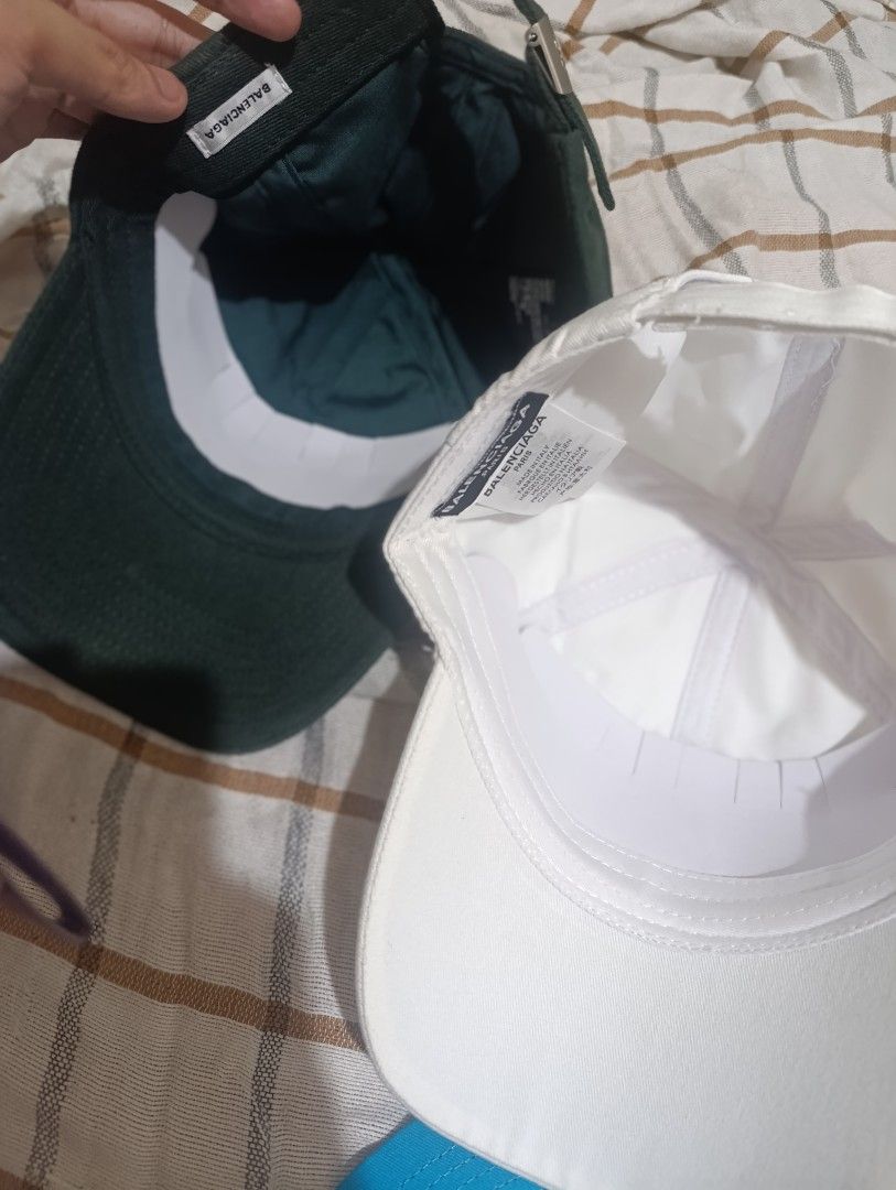 BALENCIAGA CAP ASPACK 550 (Category: Caps & Hats) located in Manila. Submitted by mnla.thriftshop (Listing ID 1463169919, Image 3). Description: aspack 700 420 each both brand new sampaloc manila location.