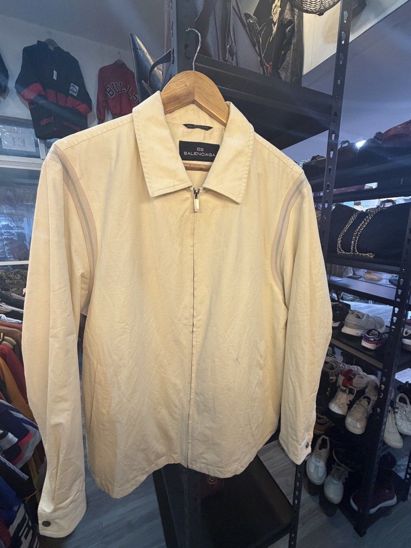 balenciaga harrington (Category: Luxury Apparel) located in Baguio. Submitted by picksby_mik (Listing ID 1463222927, Image 1). Description: needs wash only authentic .