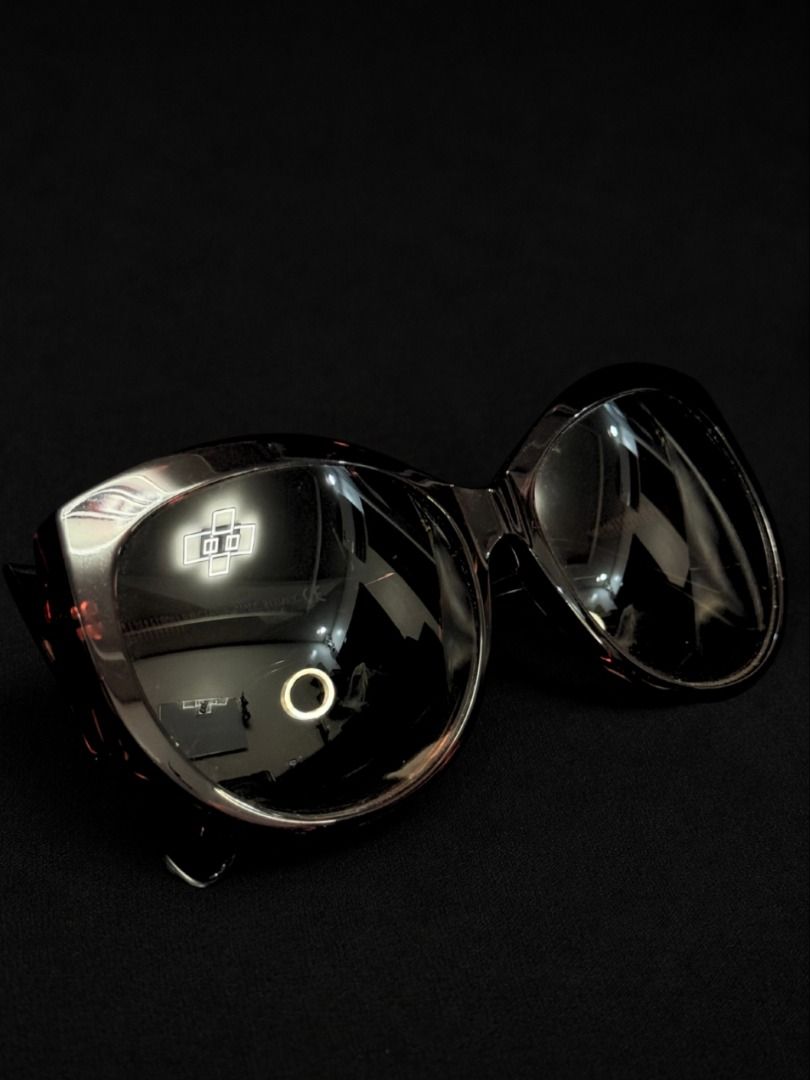 Balenciaga Sunglasses BA23 81B (Category: Luxury Accessories) located in Caloocan City. Submitted by grandbear.ee4db0 (Listing ID 1463204544, Image 1). Description: BALENCIAGA SUNGLASSES BA23 81B ₱7,000 | Negotiable Specifications: • Model: BA23 81B • Frame: Shiny Violet / Dark Acetate • Lens: Violet-Smoke Gradient • Size: 58–16–140 • Lens Height: 48 mm • Style: Oversized / Fashion Sunglasses • Made in Italy Inclusions: Balenciaga Pouch / Case & 