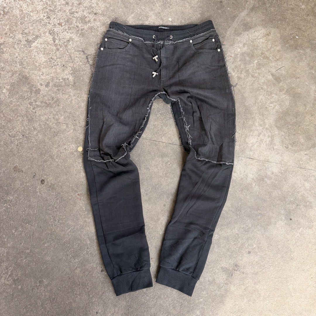 Balmain jogger hybrid pants (Category: Luxury Apparel) located in Cavite. Submitted by shiro_____. (Listing ID 1463241286, Image 1). Description: For sale❤️ Balmain jogger hybrid pants Size xl Waistline 34 to 36 Inseam 32 Front rise 11 Thigh 10 Knee 8 Sign of usage Verygood condition Price 3800 Pm🗝️.
