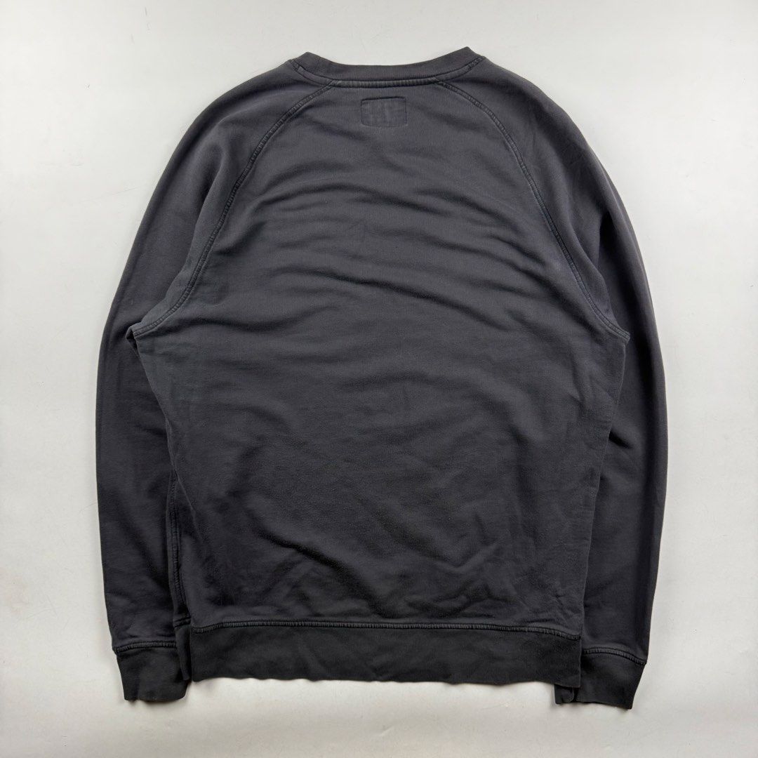 Barbour x Triumph Thruxton Triumph Sweater (Category: Hoodies) located in Manila. Submitted by jademax (Listing ID 1463249616, Image 2). Description: Size Large Length: 27.5” Pit: 22.5”.