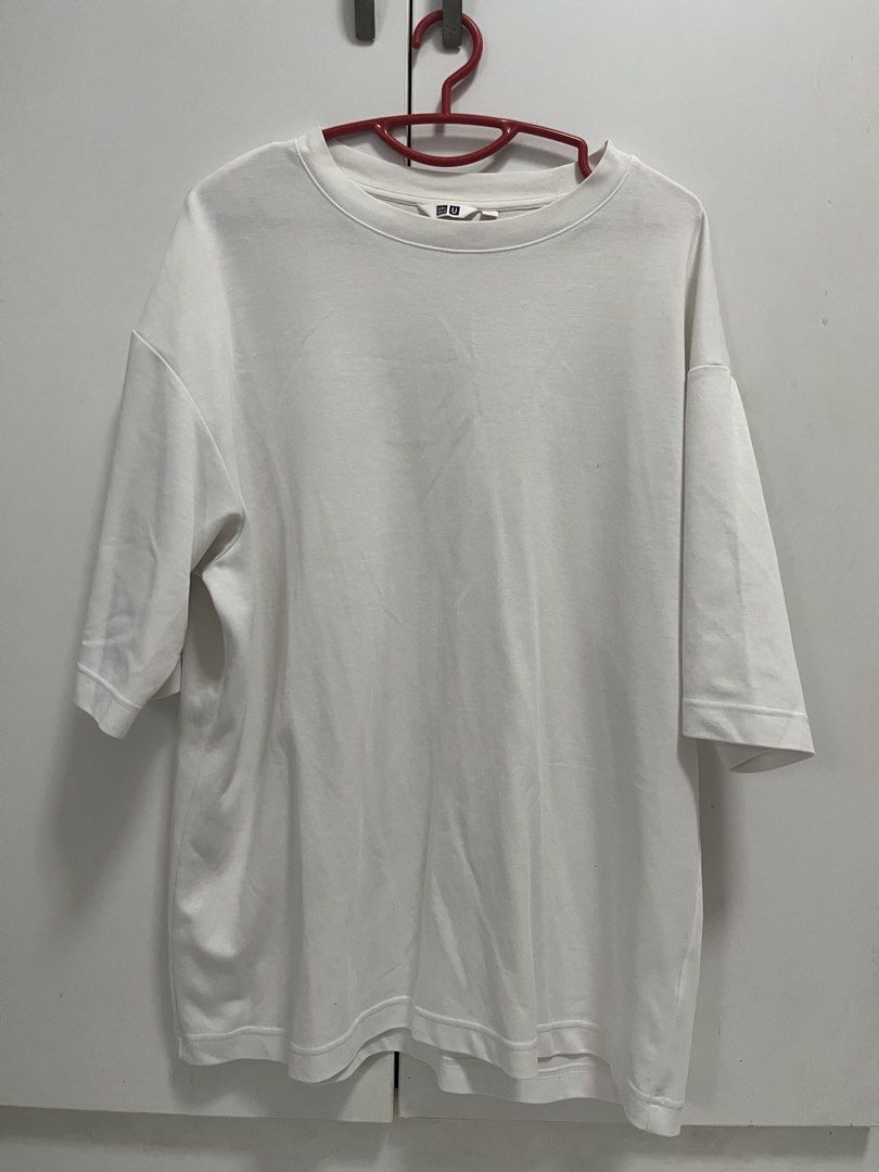 Basic Tees (Category: Tshirts & Polo Shirts) located in Singapore. Submitted by spicypretz (Listing ID 1463199131, Image 4). Description: Fits L-XL.