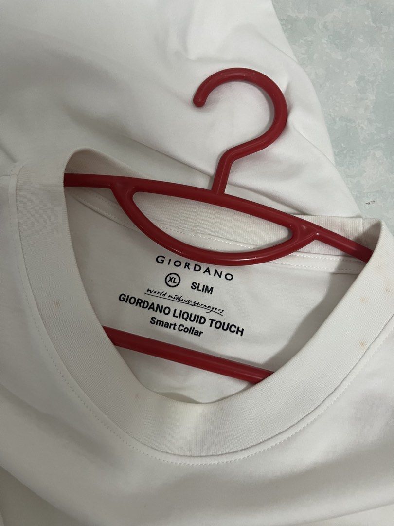 Basic Tees (Category: Tshirts & Polo Shirts) located in Singapore. Submitted by spicypretz (Listing ID 1463199131, Image 10). Description: Fits L-XL.