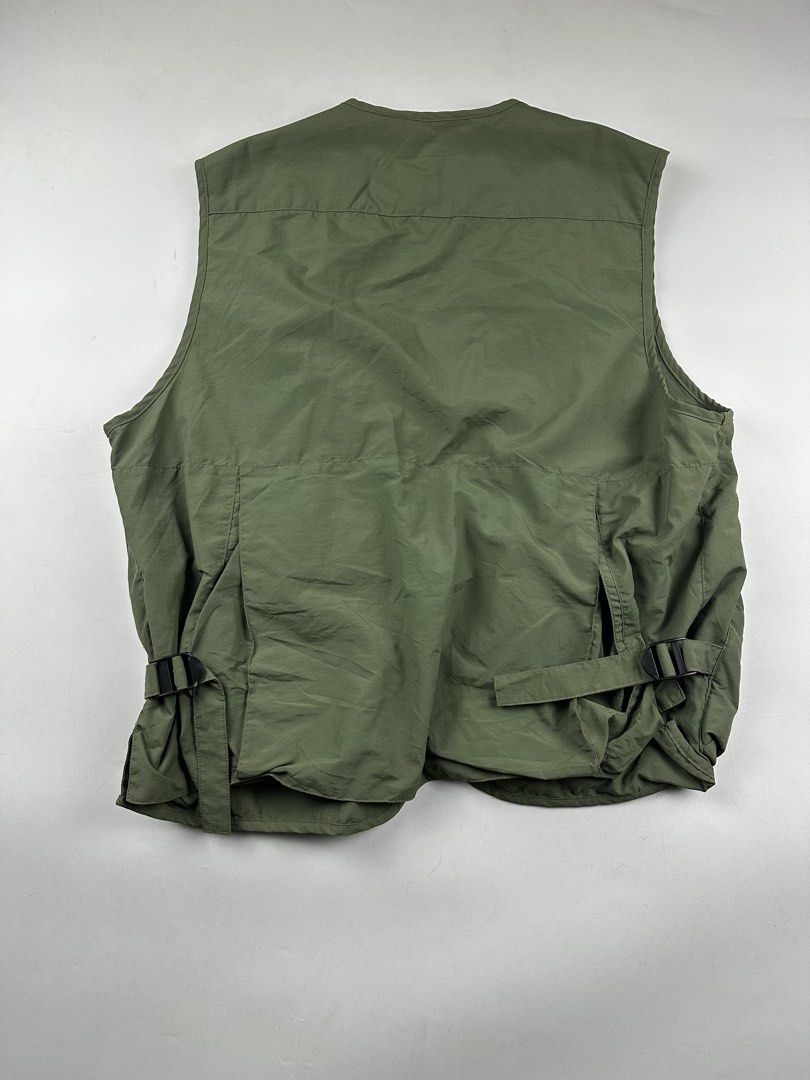 Ben Davis Utility Vest Olive Green Multiple Pockets (Category: Vests) located in Manila. Submitted by kupal24 (Listing ID 1463241717, Image 2). Description: - Olive green Ben Davis utility vest - Multiple storage pockets on the front - Adjustable straps at the waist for a custom fit - Ideal for outdoor activities or as a fashion statement - Made from 100% cotton.