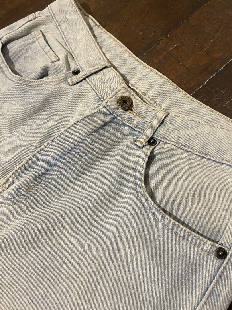 BENCH Light Wash Denim Jeans (Category: Jeans) located in Manila. Submitted by 2yourheart (Listing ID 1463253210, Image 2). Description: ♡ Details: - Original color faded a bit from usage - Otherwise still in good condition - Waist: 27 in / Length: 38.5 in - PAY BEFORE SHIPPING, strictly no COD - PM for orders and further inquiries! ★ MOP: GCash or BPI Bank Transfer ★ SF: To be handled by buyer ★ MOD: J&T or Lalamove 📍Sta. Mesa, Manila.