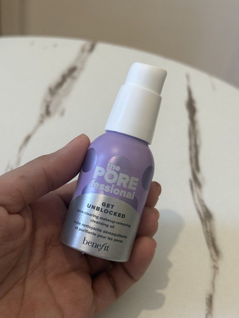 Benefit pore clearing cleansing oil (Category: Face Care) located in Quezon City. Submitted by quirksandcurls (Listing ID 1463324430, Image 2). Description: .