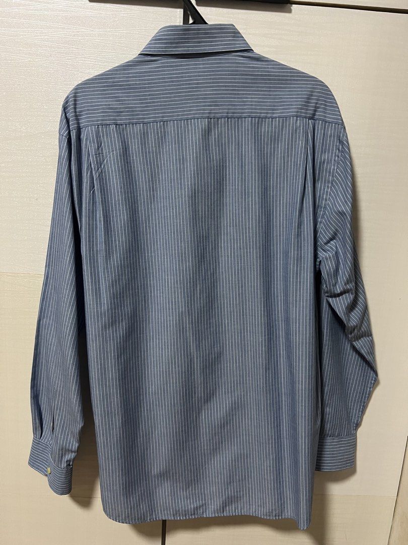 Biem long sleeves (Category: Tshirts & Polo Shirts ) located in Marikina City. Submitted by haradrim (Listing ID 1463306149, Image 2). Description: Biem long sleeves Color: blue with white stripes No discoloration L: 29" W: 23.5".