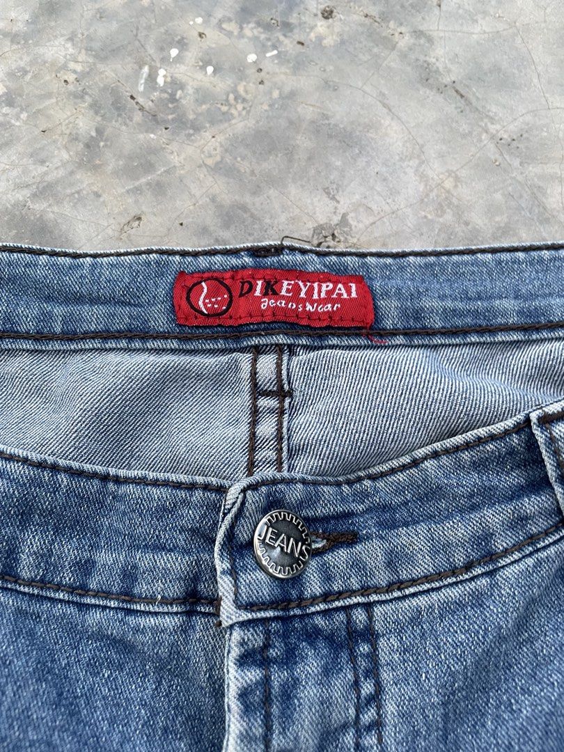 Big Pocket Jorts (Category: Shorts) located in Tagum. Submitted by yj-repethrift (Listing ID 1463300617, Image 2). Description: Dimes : 38x25 Condition : Great Condition Color Rate : 9/10 Issue : No issue Need Wash.