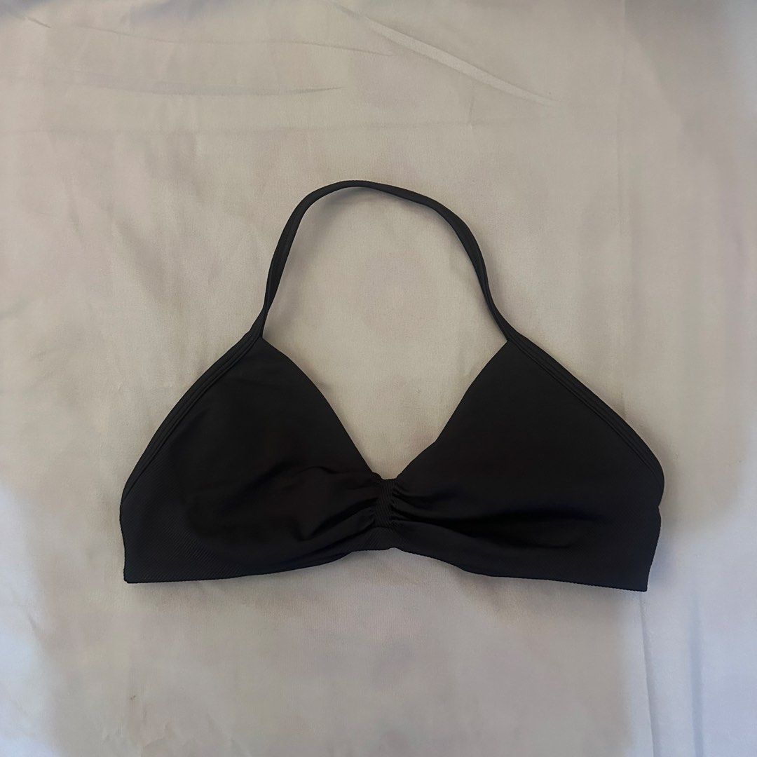 Black Backless Sports Bra (Category: Activewear) located in Cabuyao City. Submitted by hyugaclan (Listing ID 1463223042, Image 1). Description: Bnew, just doesn't fit me kaya selling.