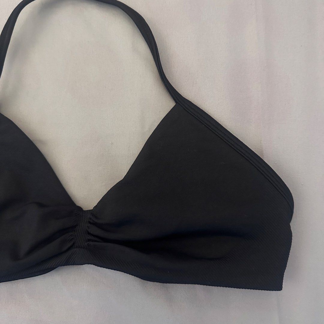 Black Backless Sports Bra (Category: Activewear) located in Cabuyao City. Submitted by hyugaclan (Listing ID 1463223042, Image 3). Description: Bnew, just doesn't fit me kaya selling.