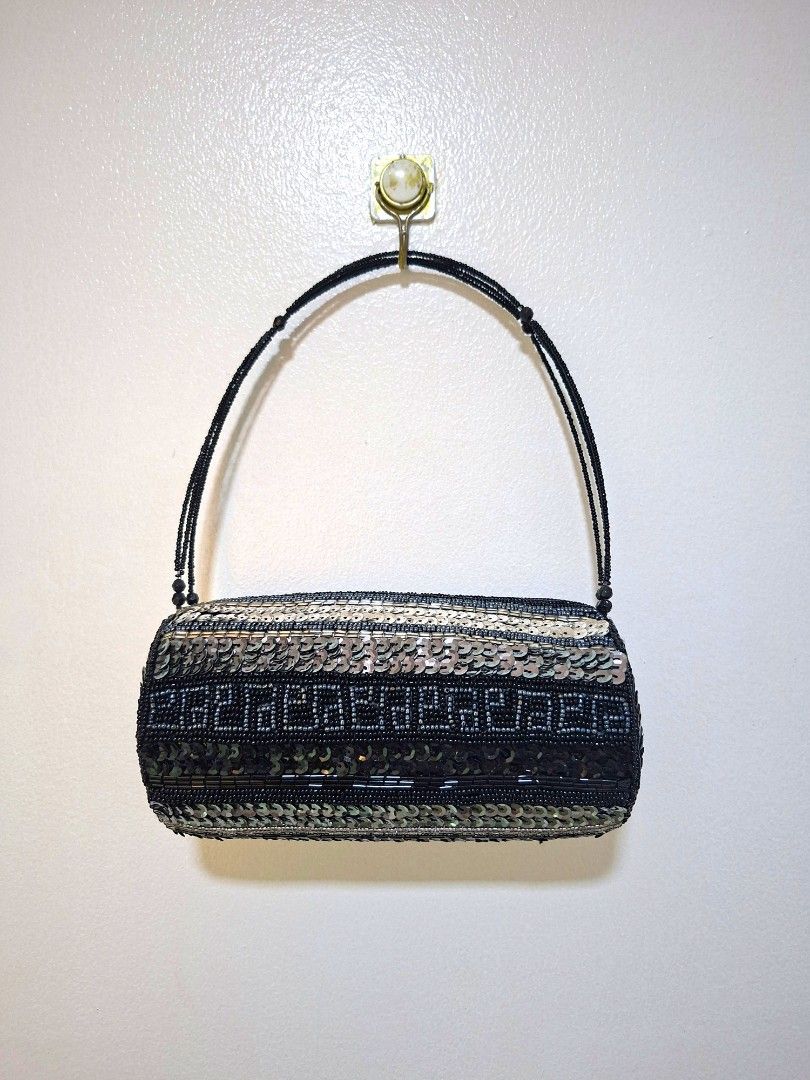 Black Beaded Shoulder Bag with Sequins (Category: Clutches) located in Cabanatuan. Submitted by riworks (Listing ID 1463141880, Image 1). Description: would rather keep than sell lower..