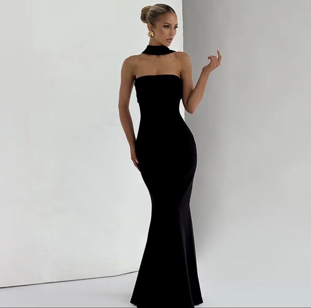 Black Fitted Long Gown (Category: Evening dresses & gowns) located in Taguig. Submitted by lazysynah (Listing ID 1463251476, Image 1). Description: .