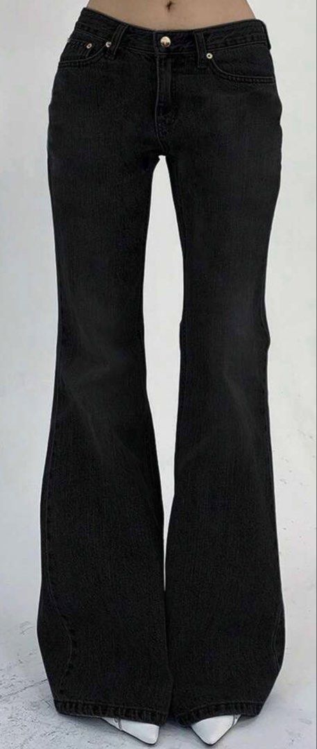 BLACK FLARED JEANS (Category: Jeans) located in Iligan City. Submitted by my.preloved29 (Listing ID 1463323182, Image 1). Description: NEVER BEEN USED. VERY NICE! Got ipon lang sa closet ko Got this around 1,020.