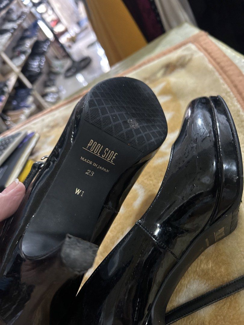 Black heels 23 (Category: Heels) located in Cavite. Submitted by cecitrifthshop (Listing ID 1463134269, Image 3). Description: Black shoes elegant design size 23 cm .