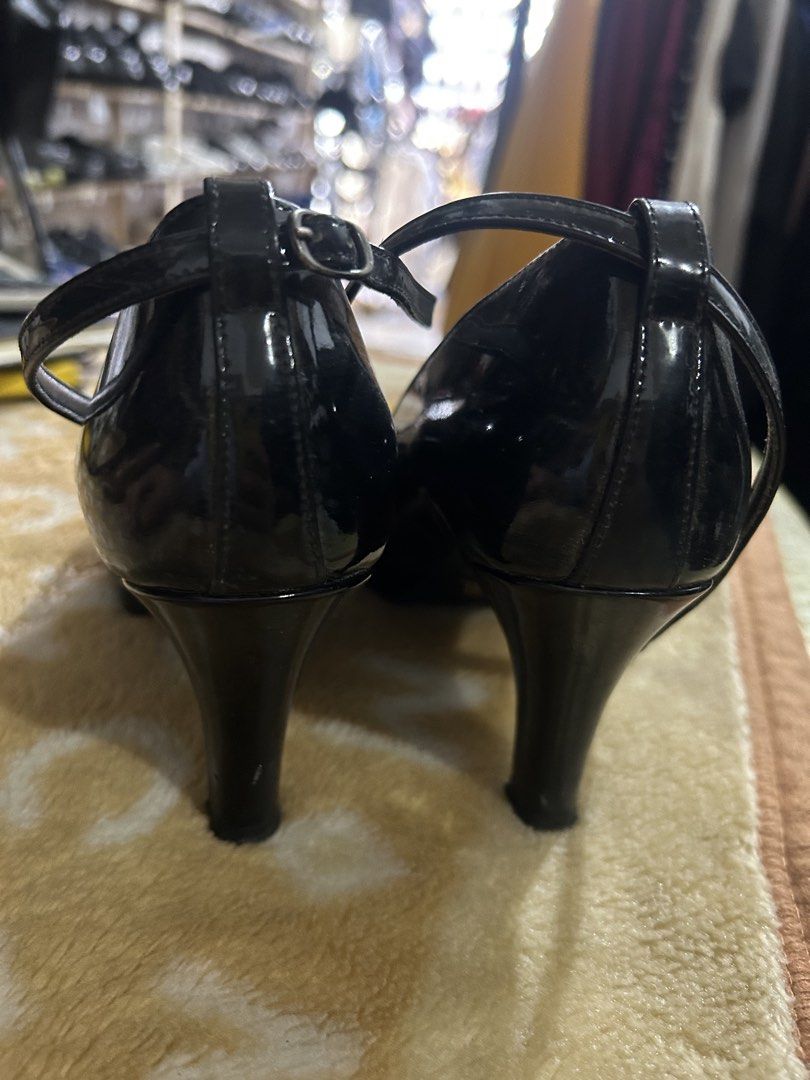 Black heels 23 (Category: Heels) located in Cavite. Submitted by cecitrifthshop (Listing ID 1463134269, Image 2). Description: Black shoes elegant design size 23 cm .
