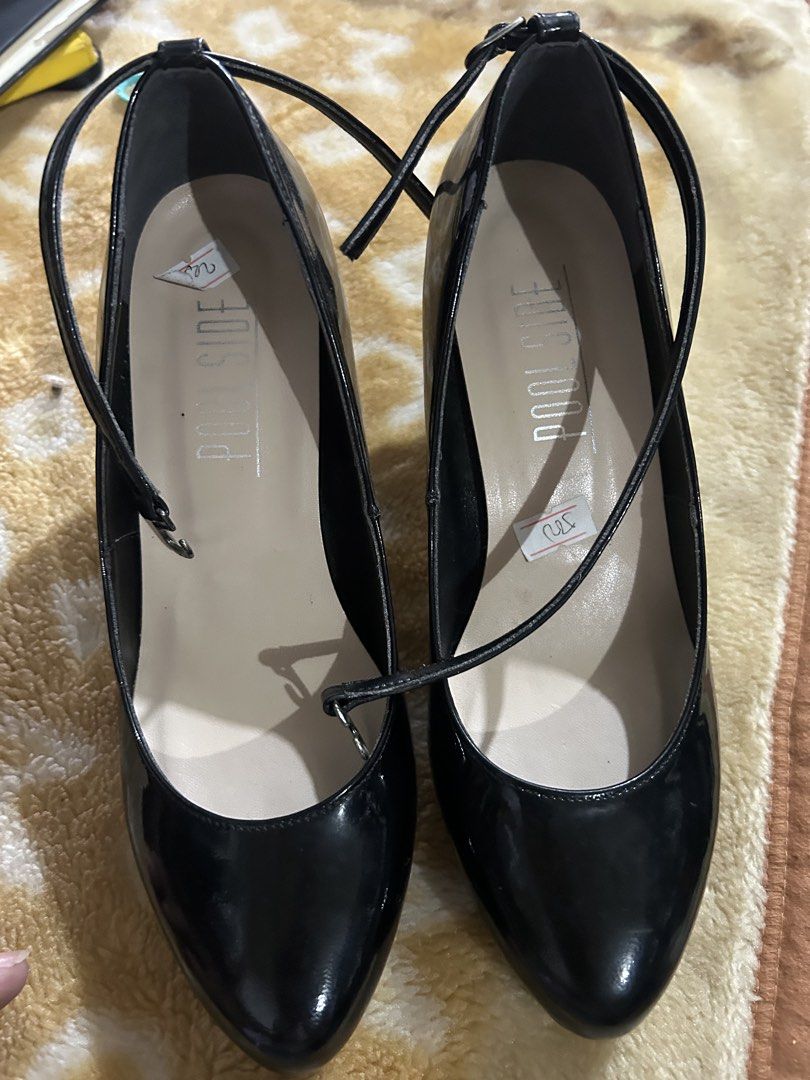 Black heels 23 (Category: Heels) located in Cavite. Submitted by cecitrifthshop (Listing ID 1463134269, Image 1). Description: Black shoes elegant design size 23 cm .