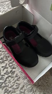 (Category: ) located in . Submitted by wfa.wardrobe (Listing ID 1463325202, Image 1). Description: .