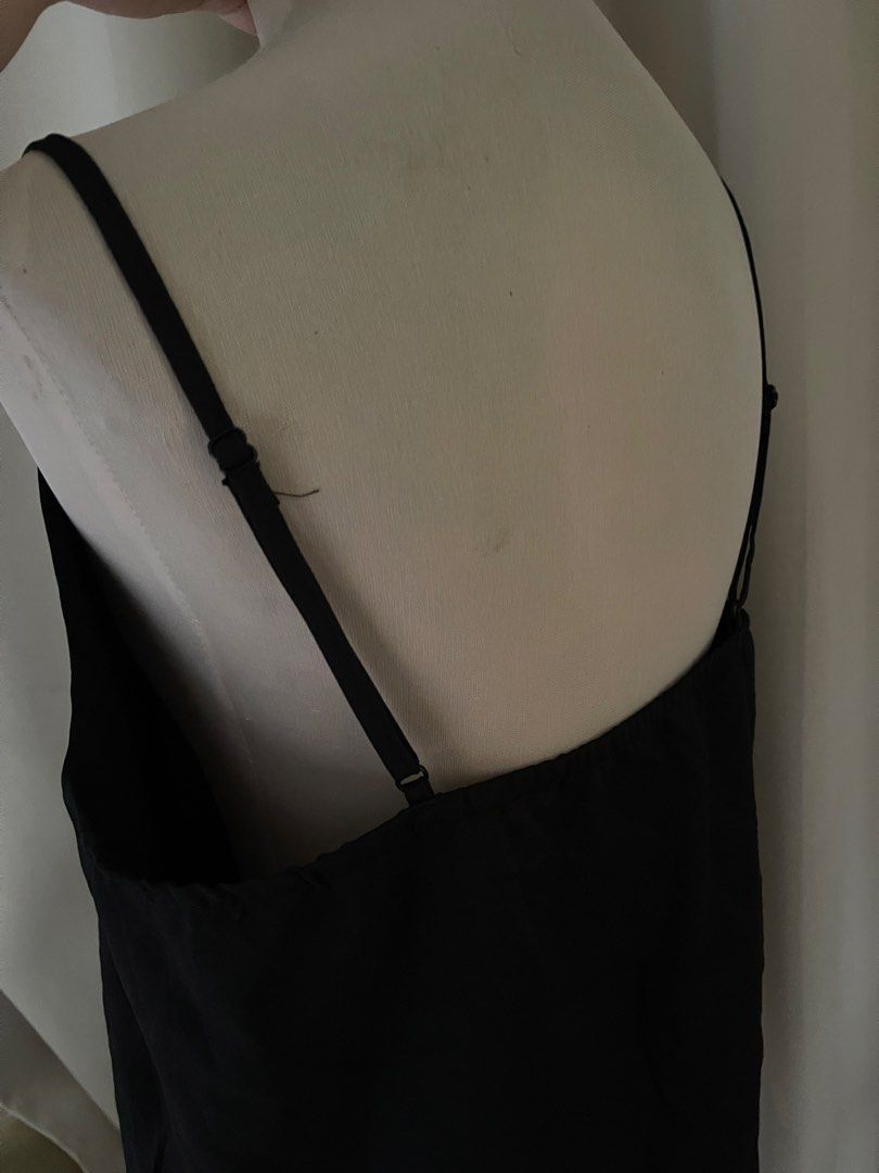 Black Scalloped Cami Top (Category: Sleeveless) located in Cainta. Submitted by zlove111 (Listing ID 1463175564, Image 3). Description: - Chic black camisole top - Features a cute scalloped neckline - Adjustable spaghetti straps for a perfect fit - Made from lightweight material that drapes beautifully - Ideal for layering or wearing solo - Effortlessly dress up or down for any event xl .