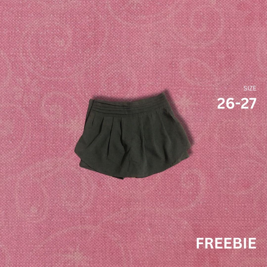 BLACK SKIRT (Category: Skirts) located in Manila. Submitted by j.saell (Listing ID 1463222531, Image 1). Description: Free for buyers only (Min. of 1 item) No issue With zipper and inner short Size: 26-27 waist inches Loc: Sampaloc, Manila MOD: Meet up/Lalamove/J&T MOP: Cash/Gcash/MariBank .