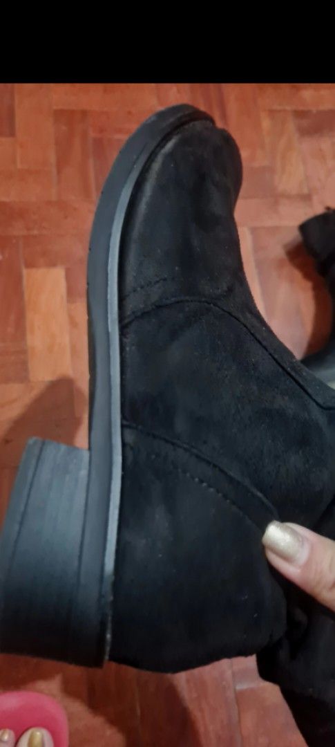 Black Suede Ankle Boots with Block Heel (Category: Boots) located in Manila. Submitted by jazgotlucky (Listing ID 1463165145, Image 2). Description: - Black suede ankle boots - Easy side zipper closure - Includes original box - used once (only at event) decluttering.