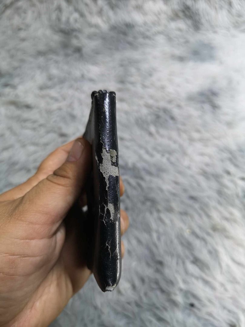 Black textured Leather Coin Purse (Category: Wallets & Card Holders) located in Santa Cruz. Submitted by jmy_surplus.2 (Listing ID 1463244716, Image 3). Description: Size ; L - 3.4 W - 4.2 Color ; Black Type ; Purse Brand ; No brand Material ; Leather Style ; Black leather Coin Purse LR 129 JMY 4 Batch #223.