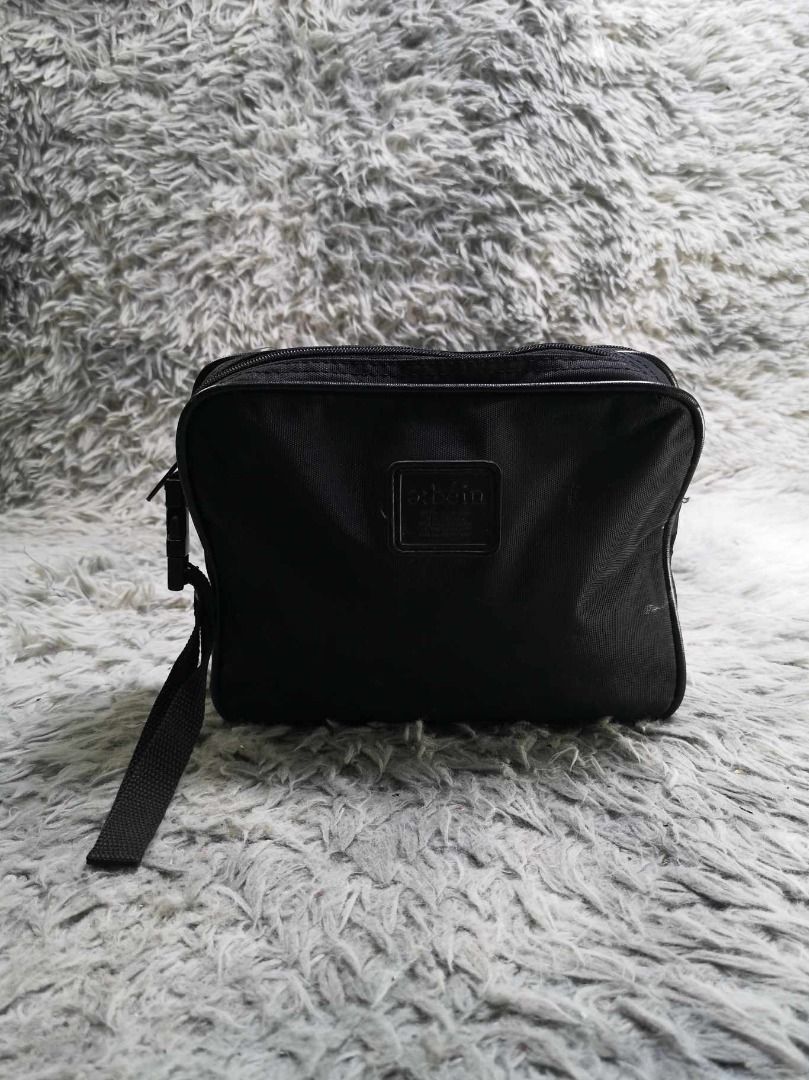 Black Zipper Closure Nylon Organizer Pouch (Category: Purses & Pouches) located in Santa Cruz. Submitted by jmy_surplus.2 (Listing ID 1463124476, Image 1). Description: Size ; L - 8.6 W - 10 Color ; Black Type ; Organizer Pouch Brand ; No rband Material ; Nylon Style ; Black organizer Pouch LR 129 JMY 3 Batch #223.