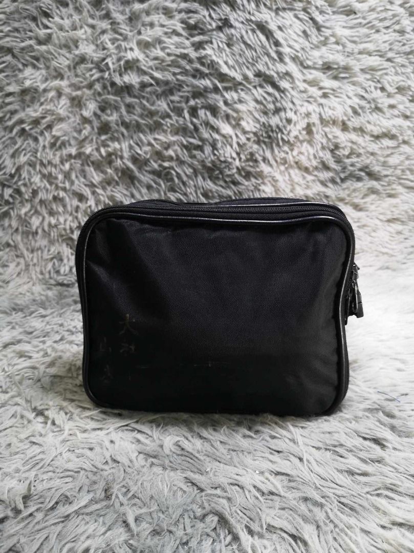 Black Zipper Closure Nylon Organizer Pouch (Category: Purses & Pouches) located in Santa Cruz. Submitted by jmy_surplus.2 (Listing ID 1463124476, Image 3). Description: Size ; L - 8.6 W - 10 Color ; Black Type ; Organizer Pouch Brand ; No rband Material ; Nylon Style ; Black organizer Pouch LR 129 JMY 3 Batch #223.